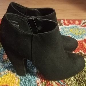 Size 7 Black high heel ankle booties